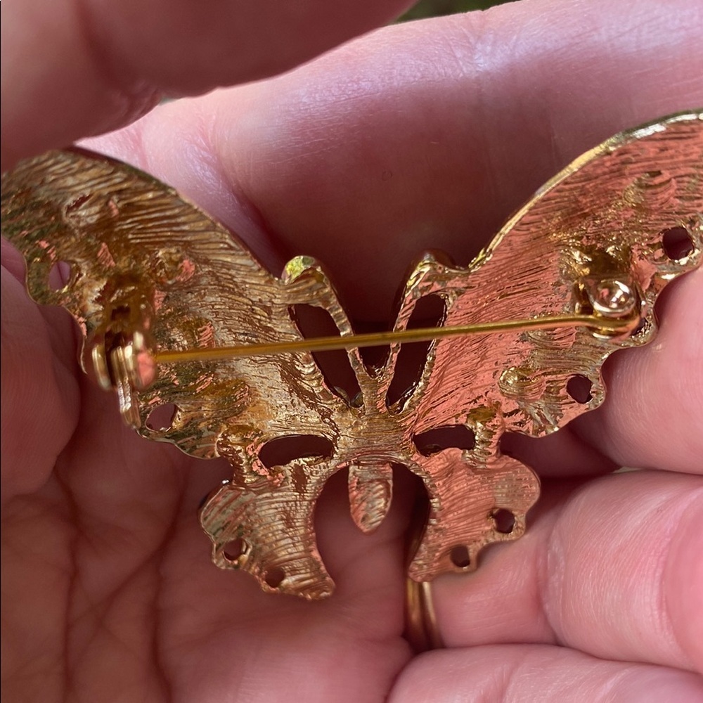 Colorful Butterfly Brooch - Picture 4 of 10